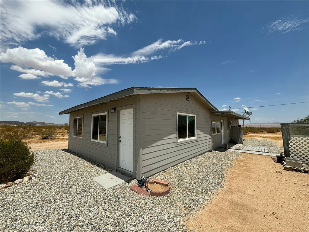 Property Photo:  2244 Booth Road  CA 92285 