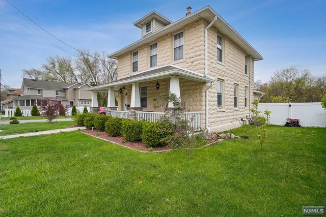 Property Photo:  832 Ringwood Avenue  NJ 07420 