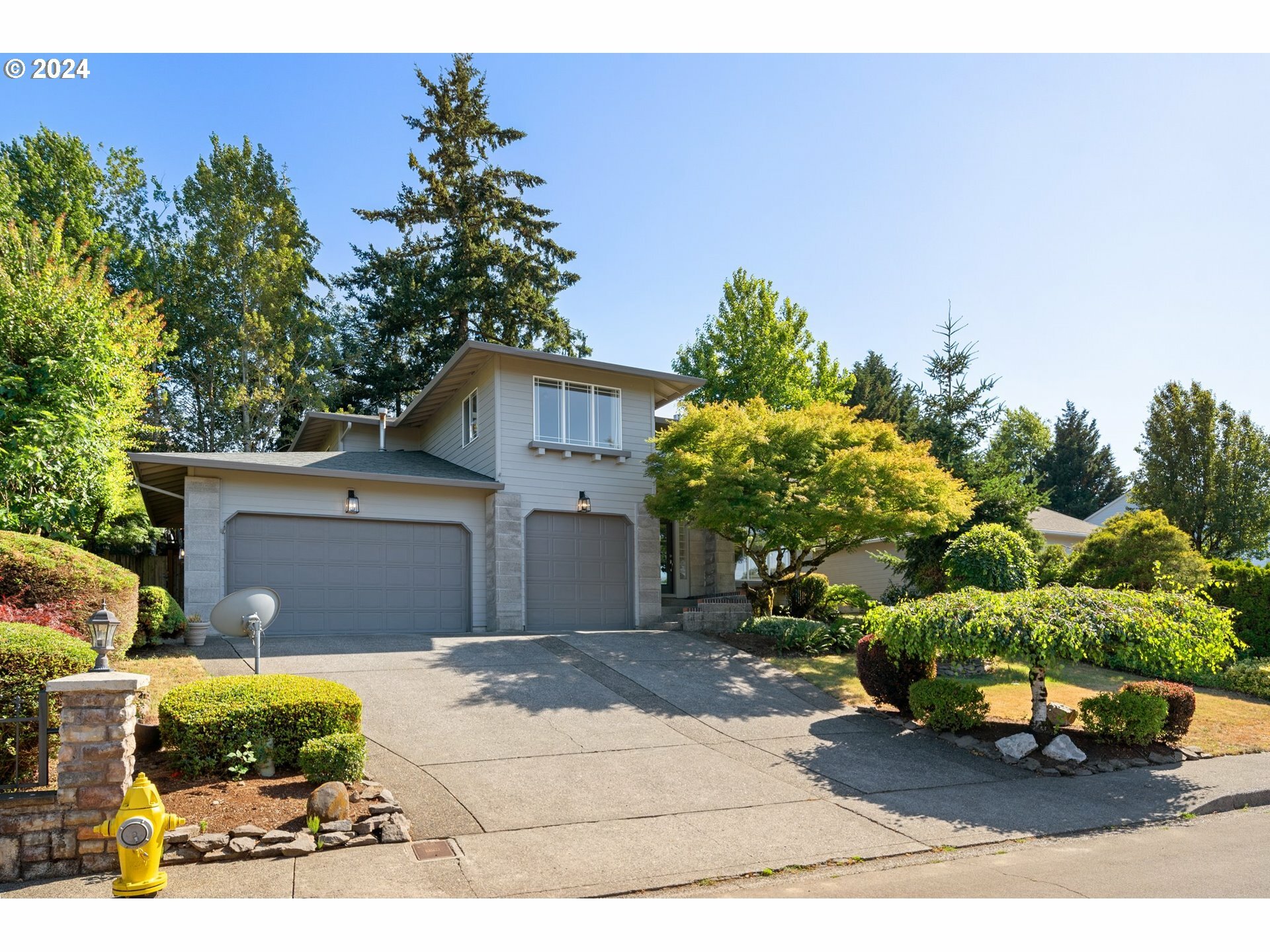 Property Photo:  1720 NW 38th Ave  WA 98607 