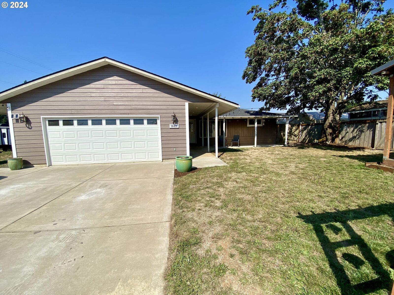 Property Photo:  36411 Jolene Dr  OR 97455 