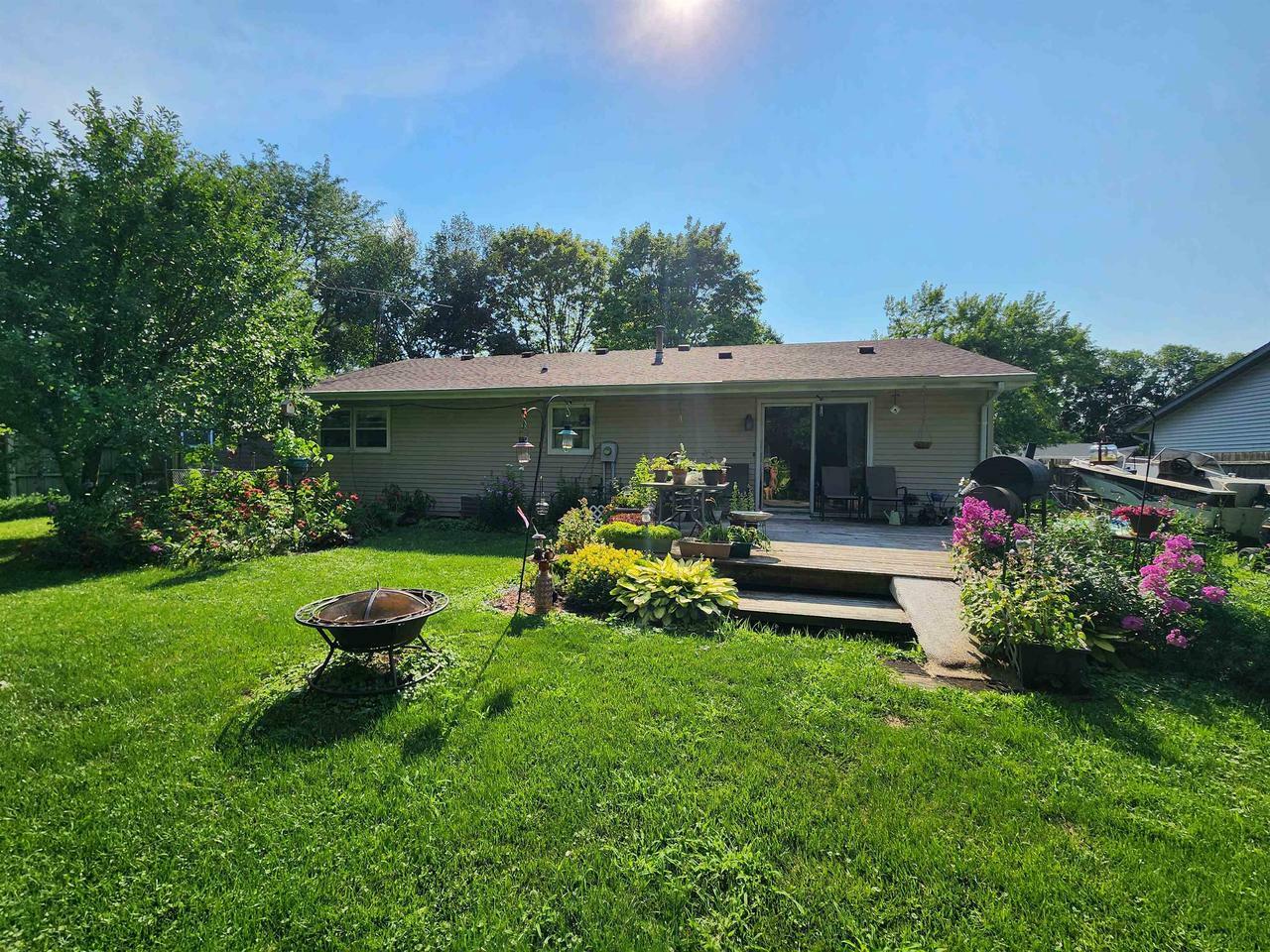 Property Photo:  1419 South Orchard Street  WI 53546 