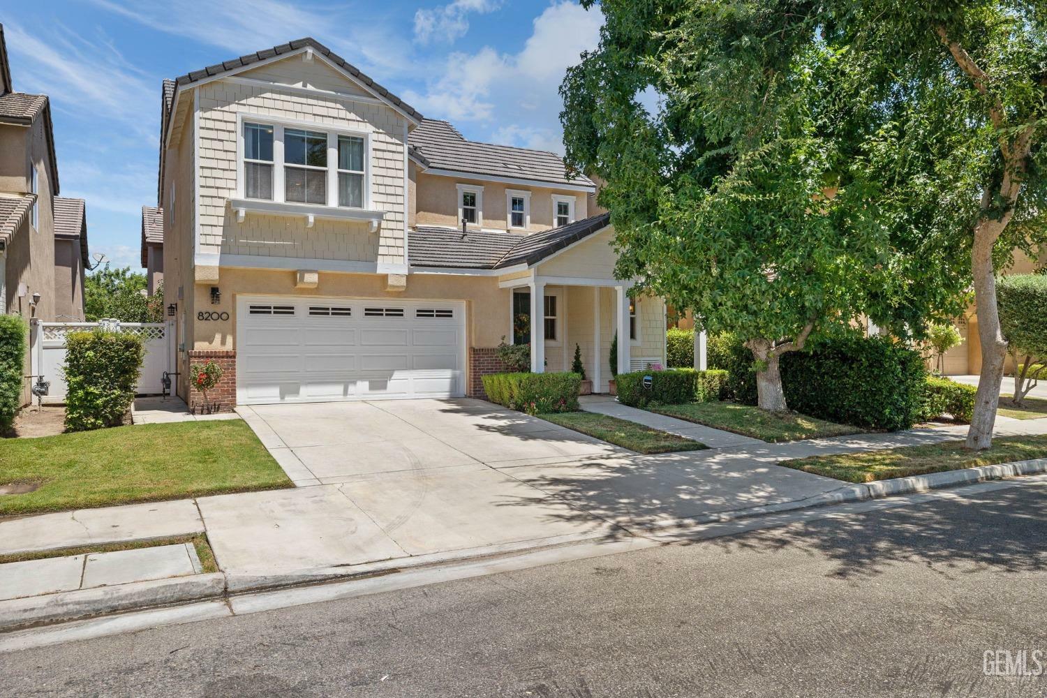 Property Photo:  8200 Allyn Bacon Avenue  CA 93311 