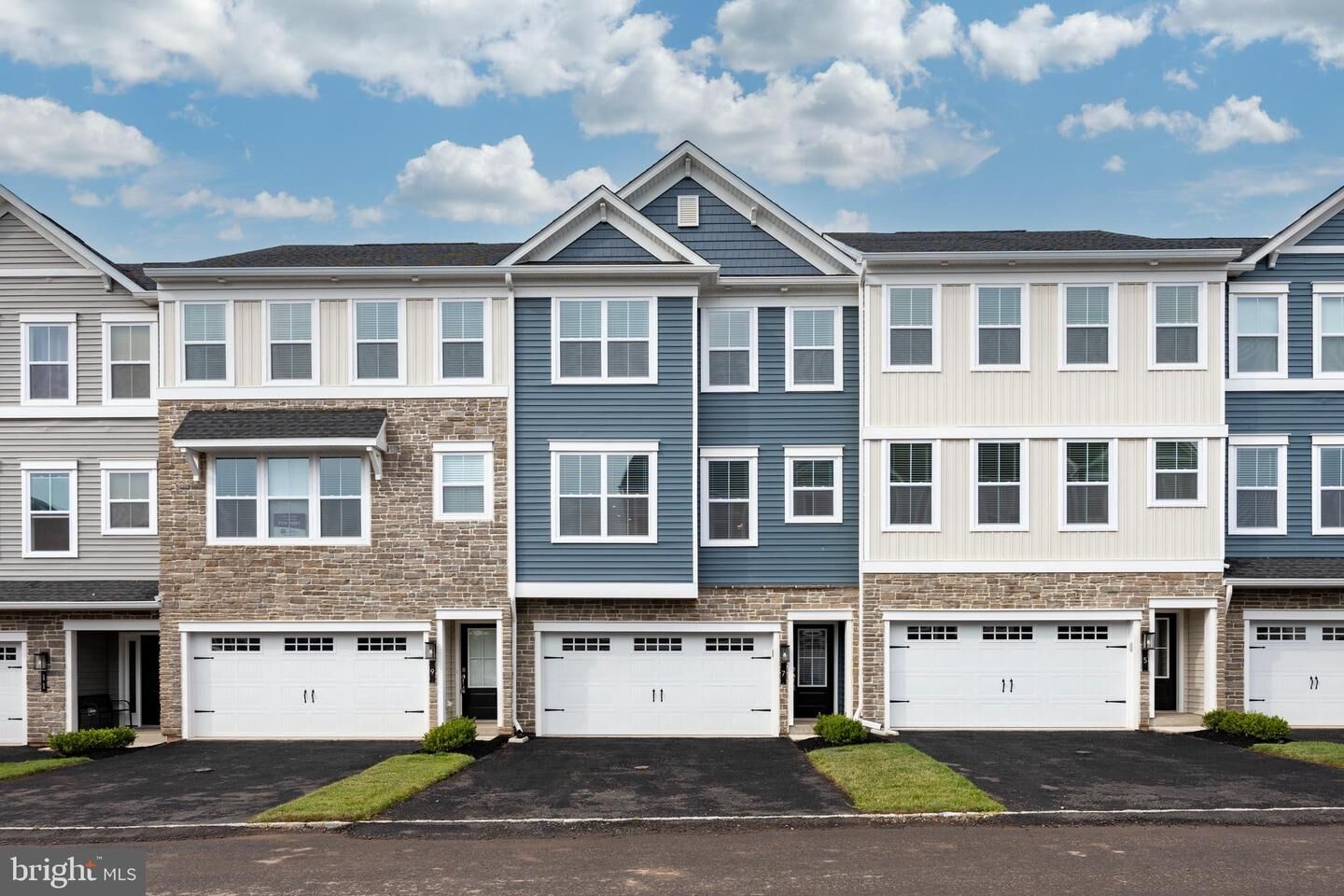 Property Photo: 7 Copper Ct PA 19468