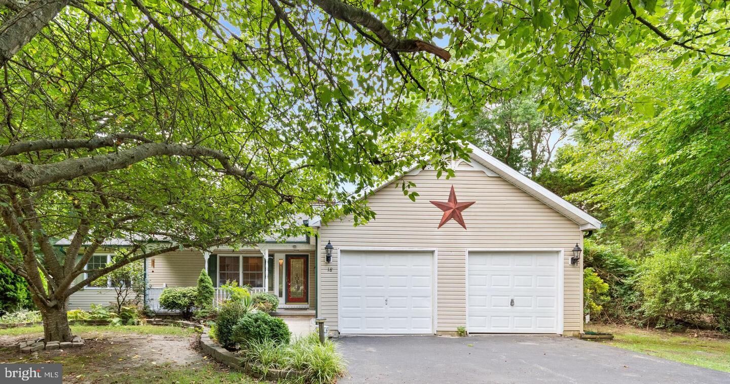 Property Photo:  18 Cross Keys Avenue  NJ 08094 