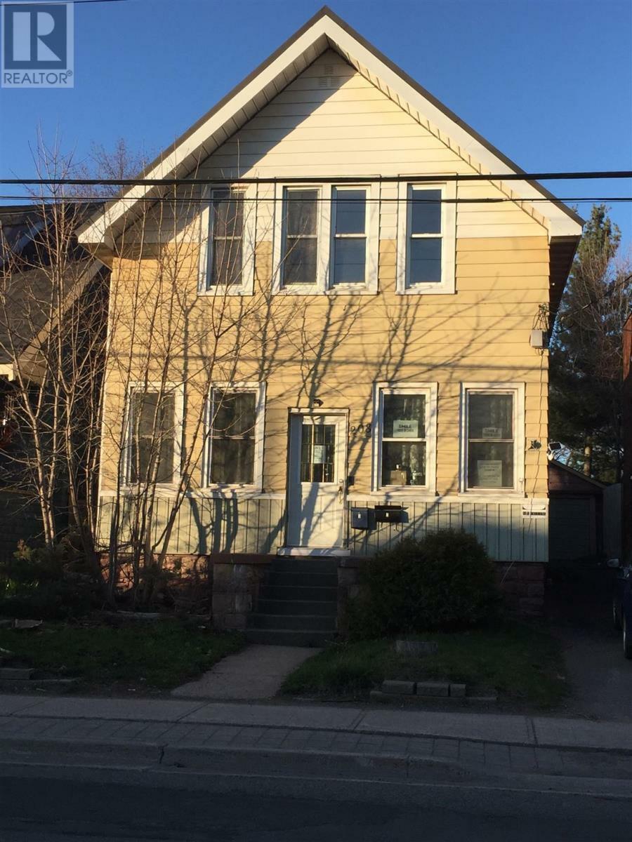 Property Photo:  208 Albert St E  ON P6A 2J4 