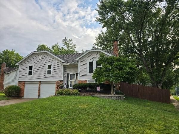 Property Photo:  13900 S Sycamore Street  KS 66062 
