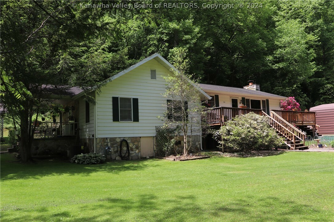 Property Photo:  521 Ring Hollow Road  WV 25107 