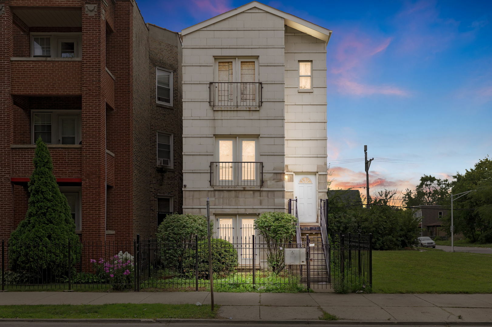 Property Photo:  1453 W Garfield Boulevard 1  IL 60636 