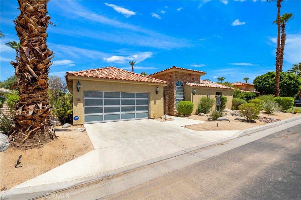 Property Photo:  108 Chelsea Circle  CA 92260 