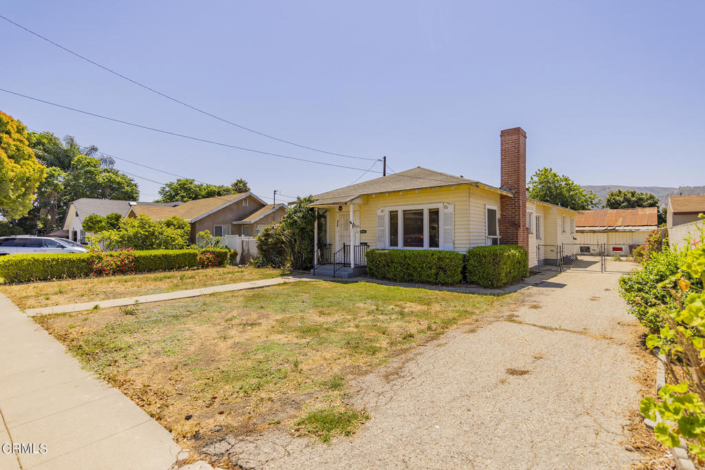 Property Photo:  208 E Santa Paula Street  CA 93060 