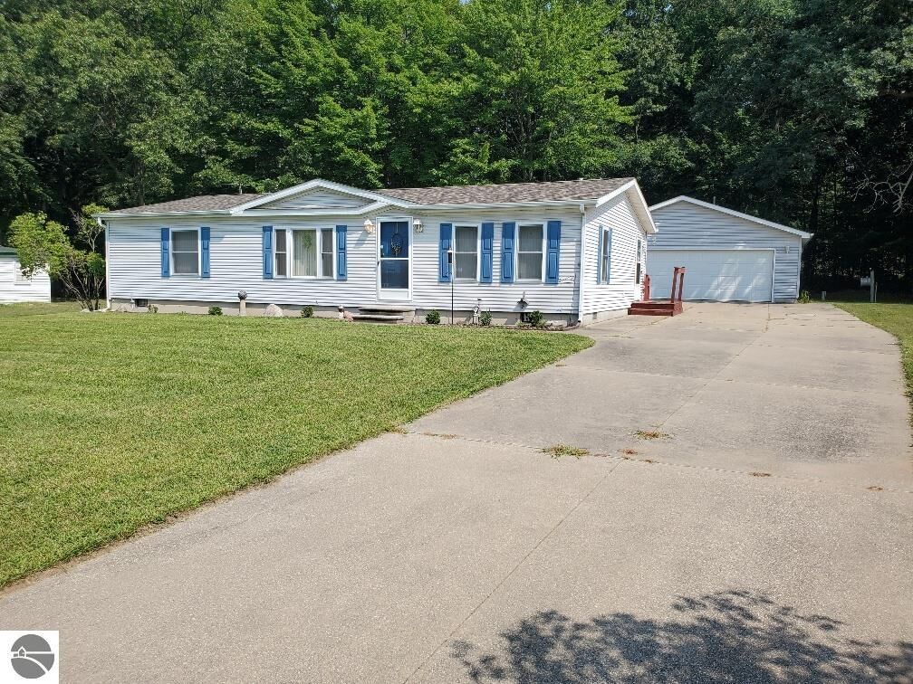 Property Photo: 5860 Apple Hill Drive MI 48632