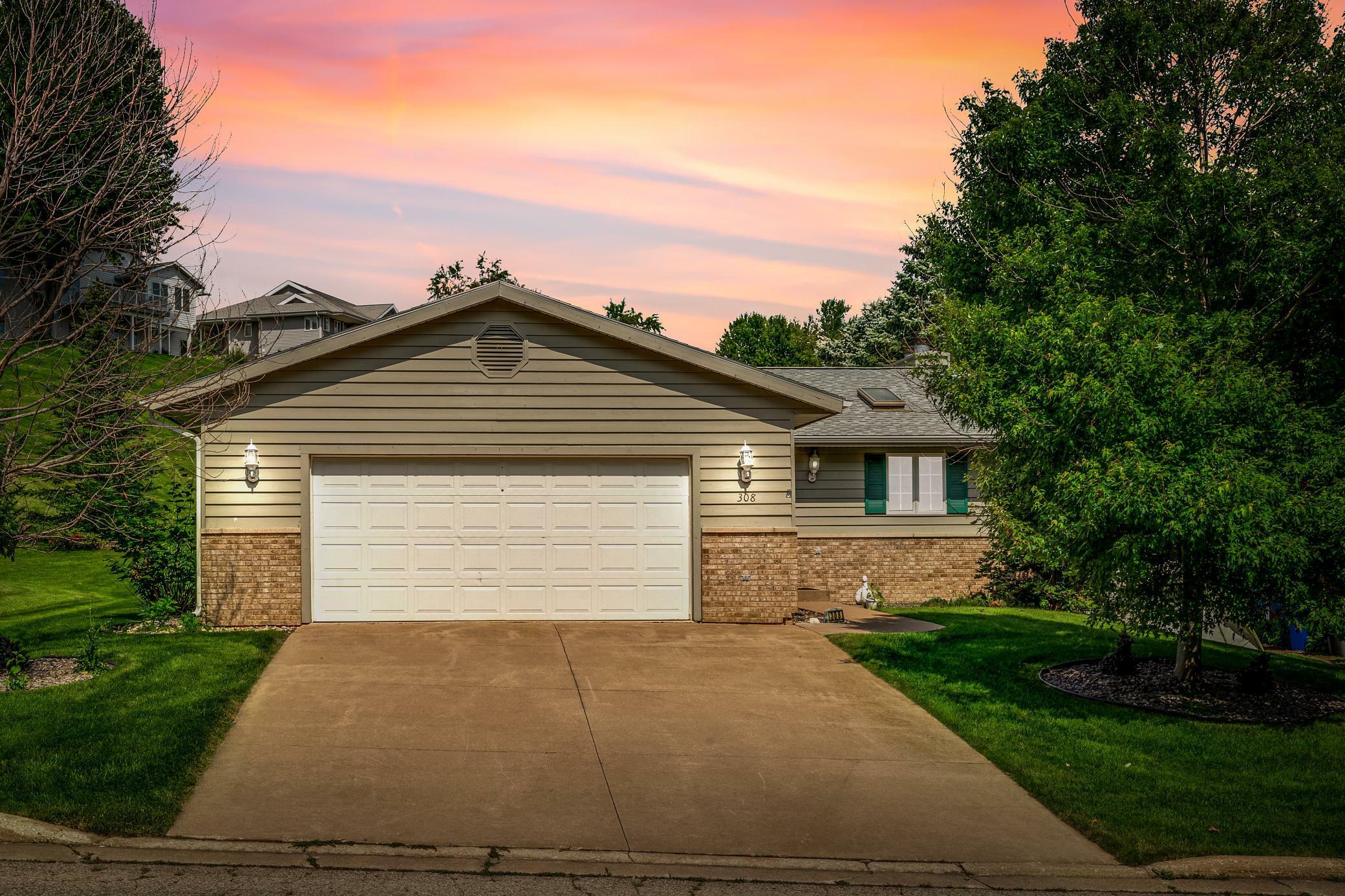 Property Photo:  308 Regent Drive  MN 55947 