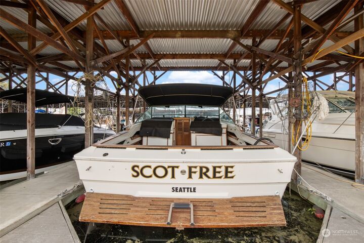 Property Photo:  3911  Lake Washington Boulevard SE F-17  WA 98006 