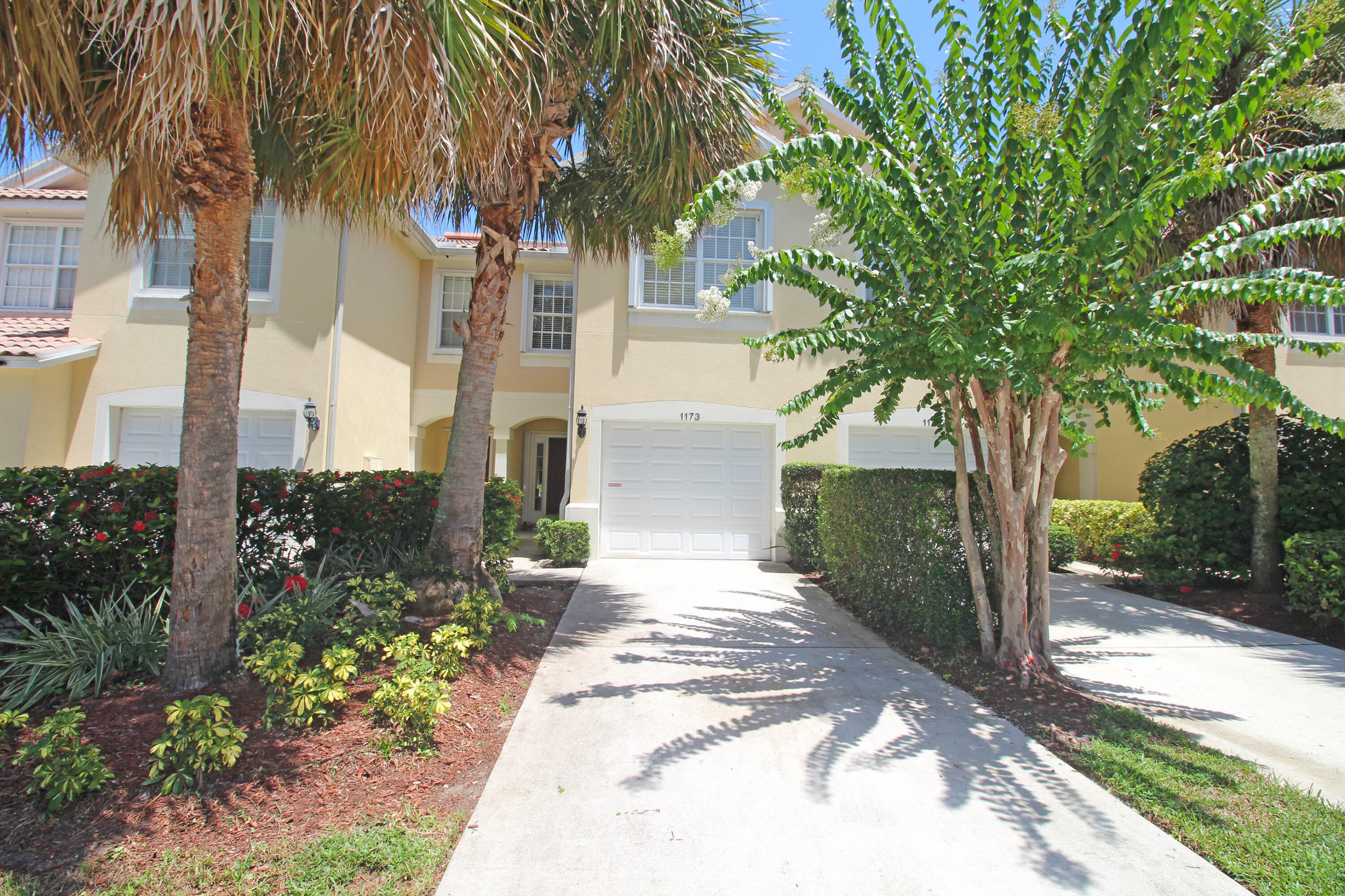 Property Photo:  1173 Pinewood Lake Court  FL 33415 