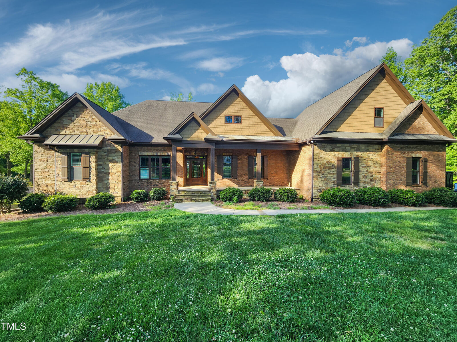 Property Photo: 5312 Stableview Court NC 27540