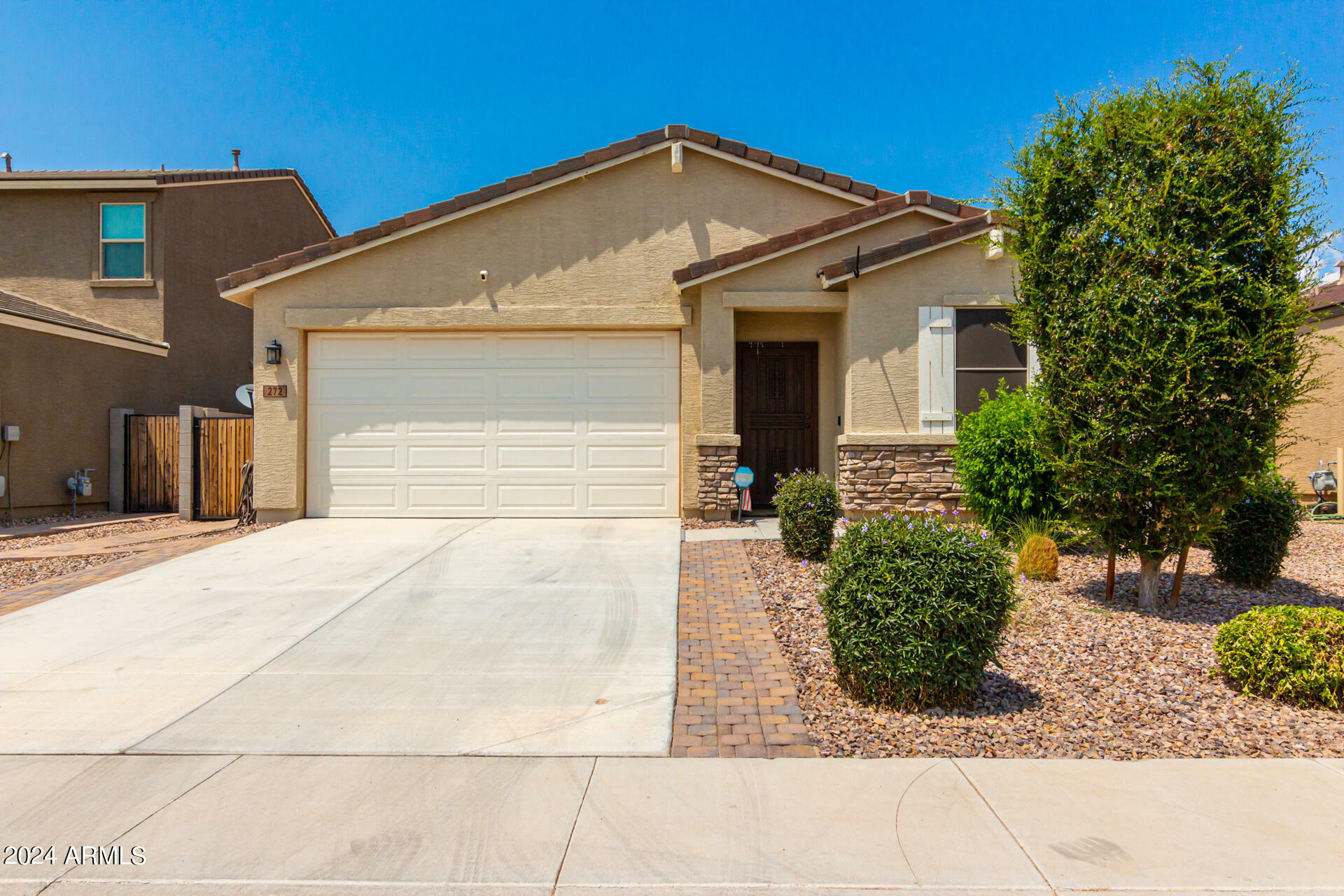 Property Photo:  272 W Satinka Drive  AZ 85140 