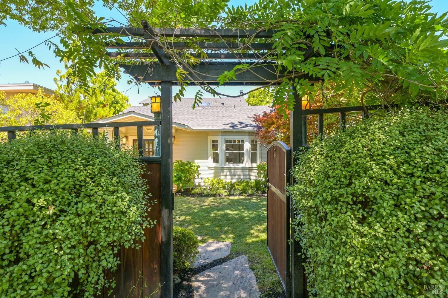 Property Photo:  7 Elm Avenue  CA 94904 