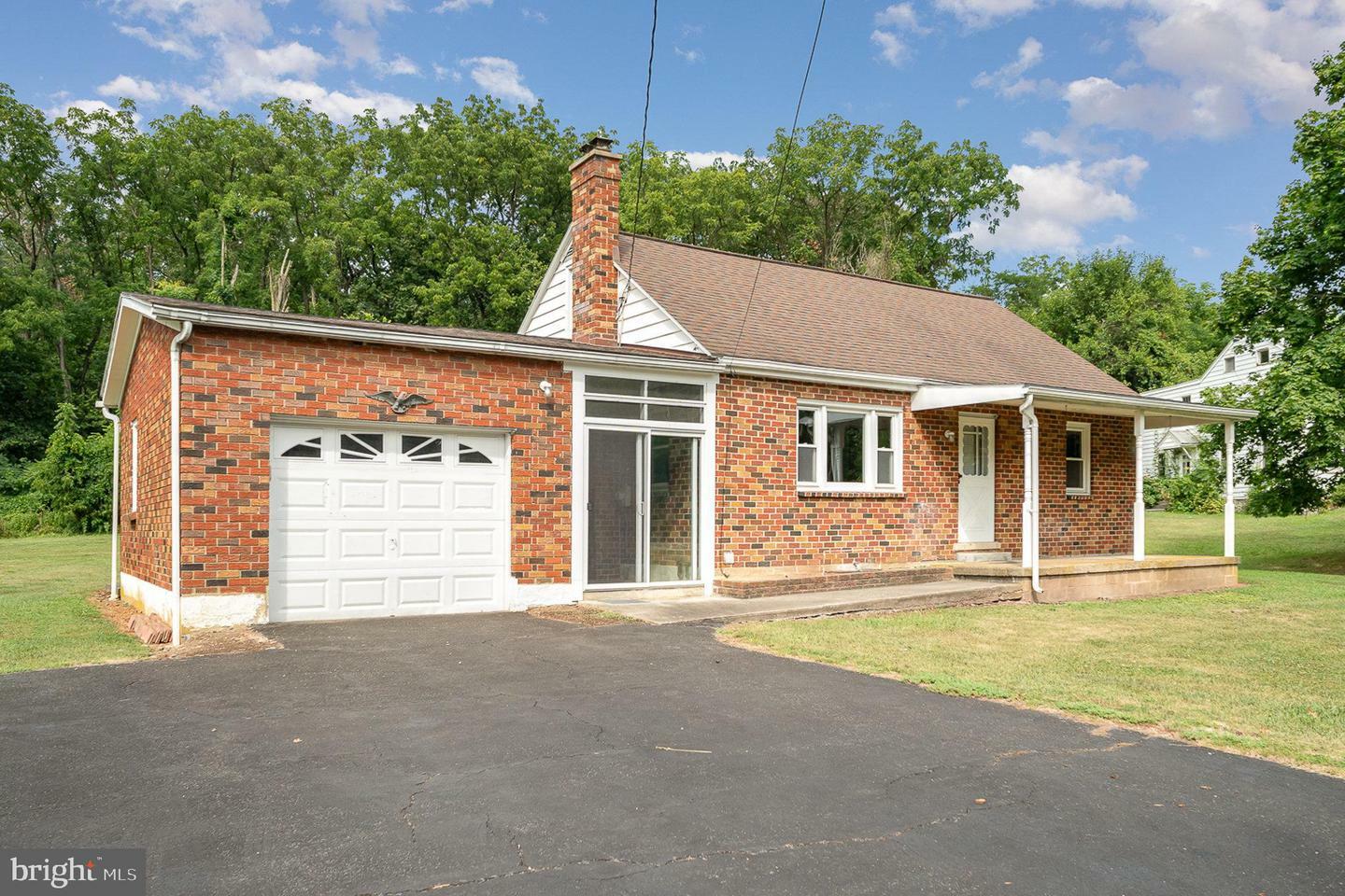 Property Photo:  3149 E Harrisburg Pike  PA 17057 