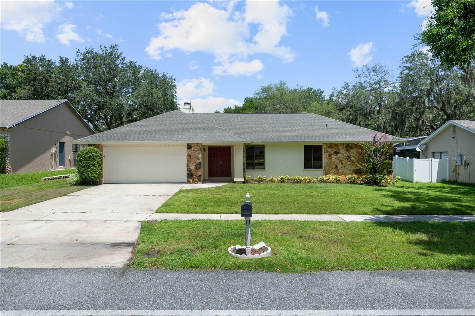 Property Photo:  2709 Canterclub Trail  FL 32712 