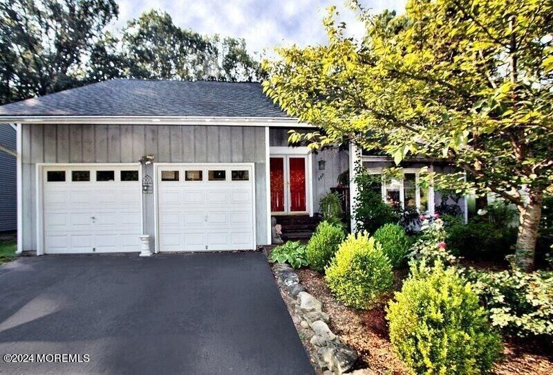 Property Photo:  117 Vermont Court  NJ 07747 