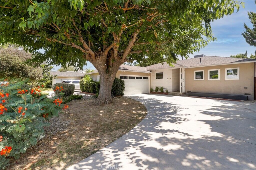 Property Photo:  7038 Texhoma Avenue  CA 91406 