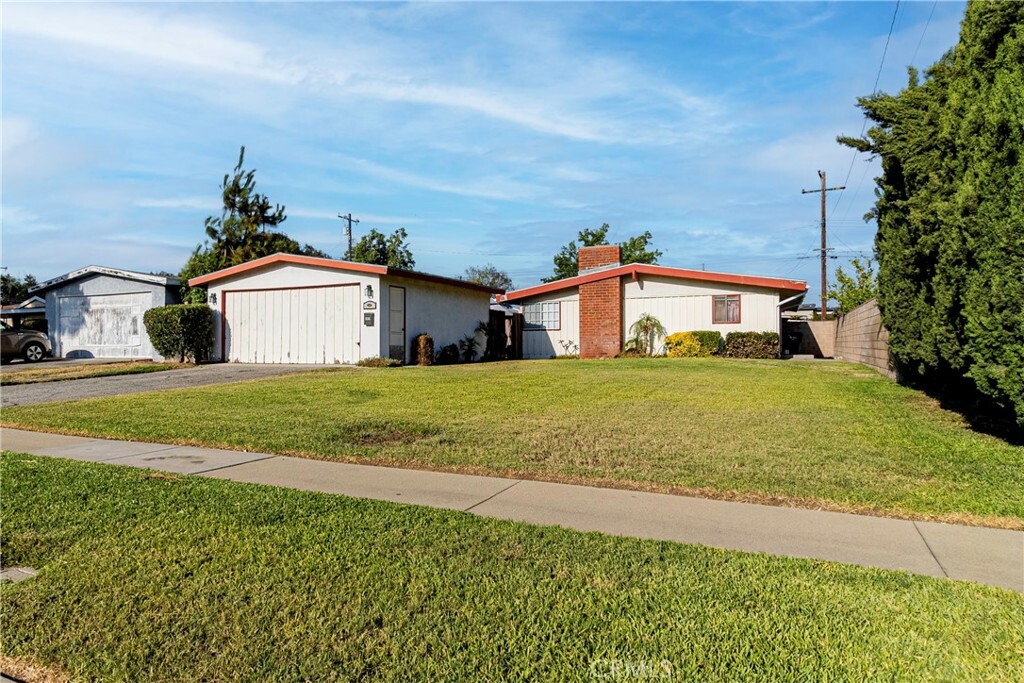 Property Photo:  936 N Lyman Avenue  CA 91724 