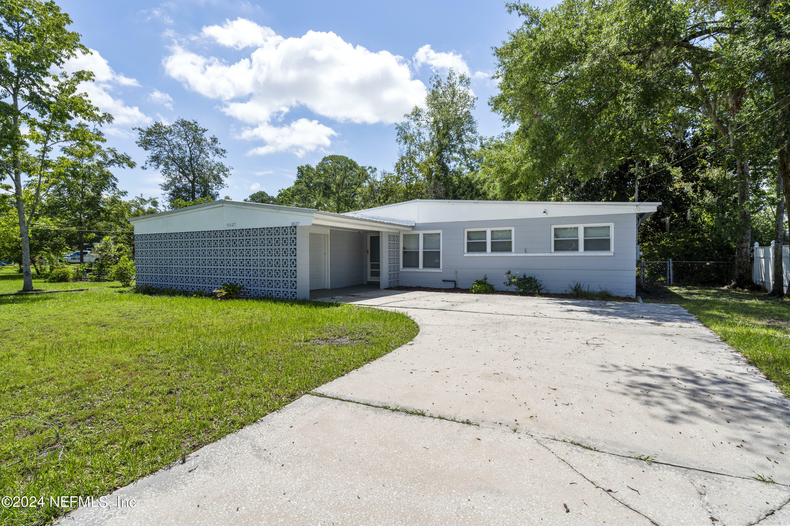 Property Photo:  10127 Haverford Road  FL 32218 