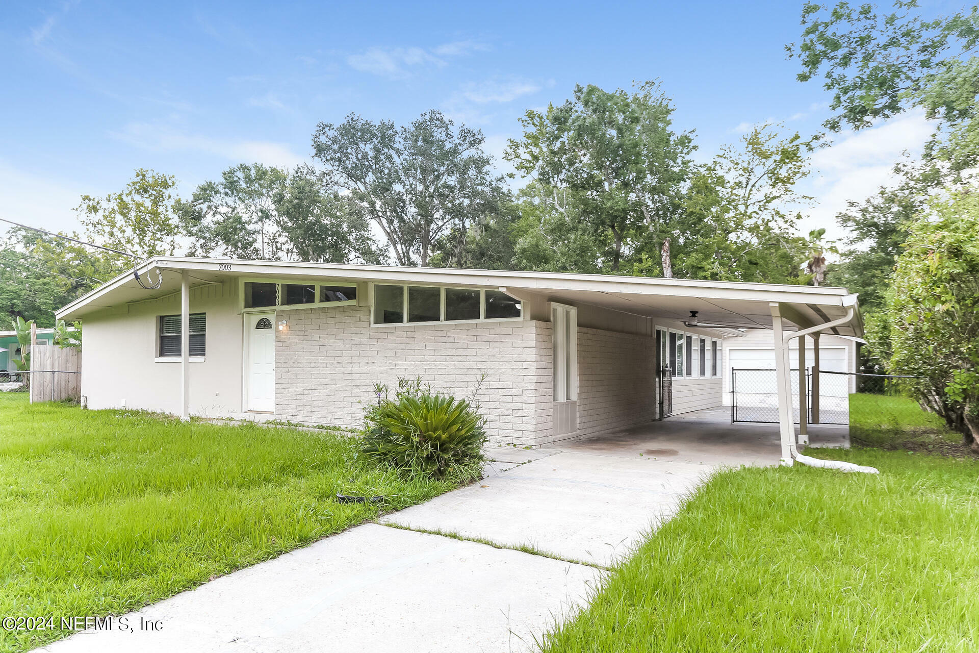 Property Photo:  7003 Rollo Road  FL 32205 