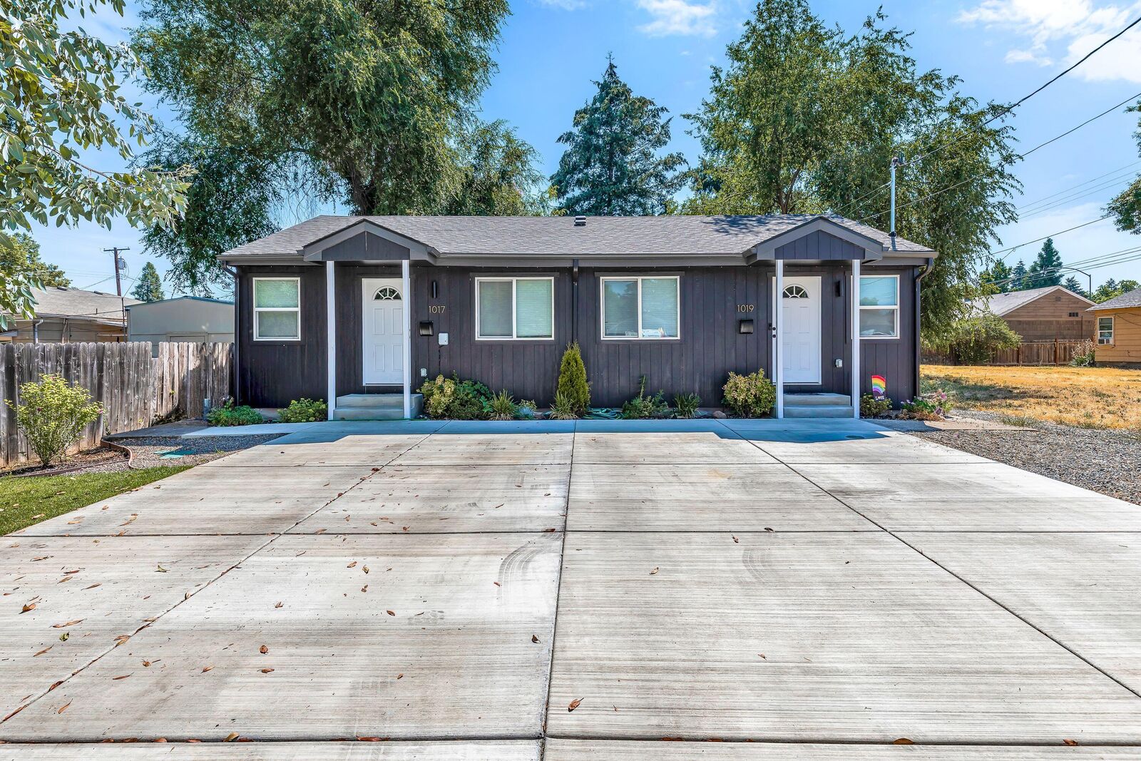 Property Photo: 1017-1019 Plum Street OR 97501