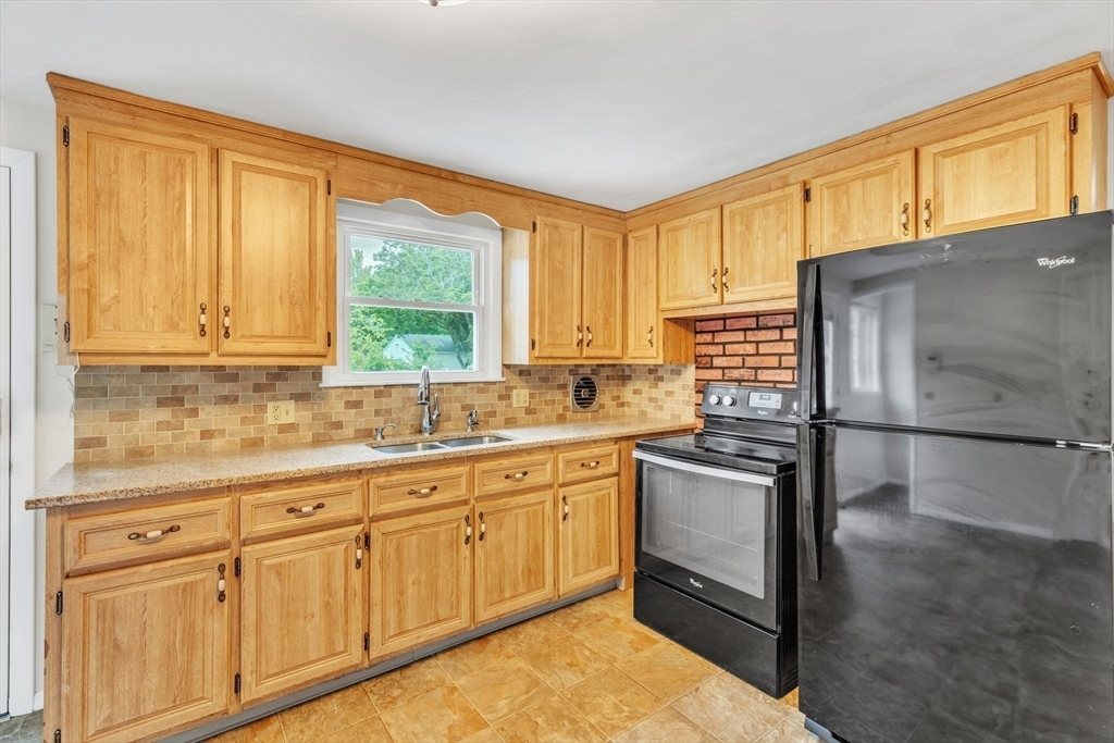 Property Photo: 139 Prouty St MA 01119