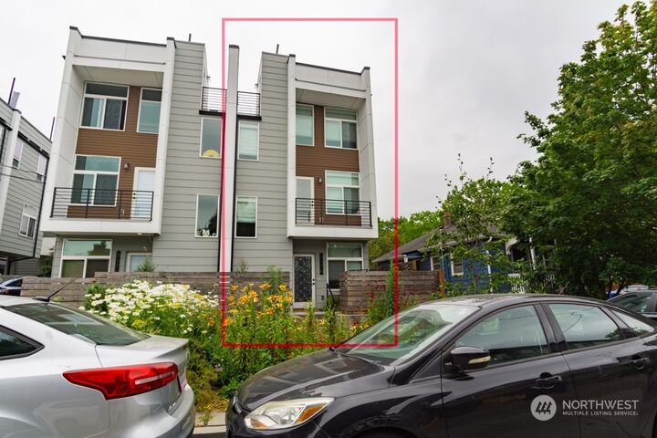 Property Photo:  5516 11th Avenue NW  WA 98107 