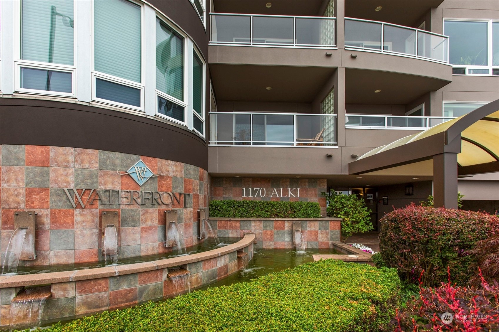 Property Photo: 1170 Alki Avenue SW 400 WA 98116