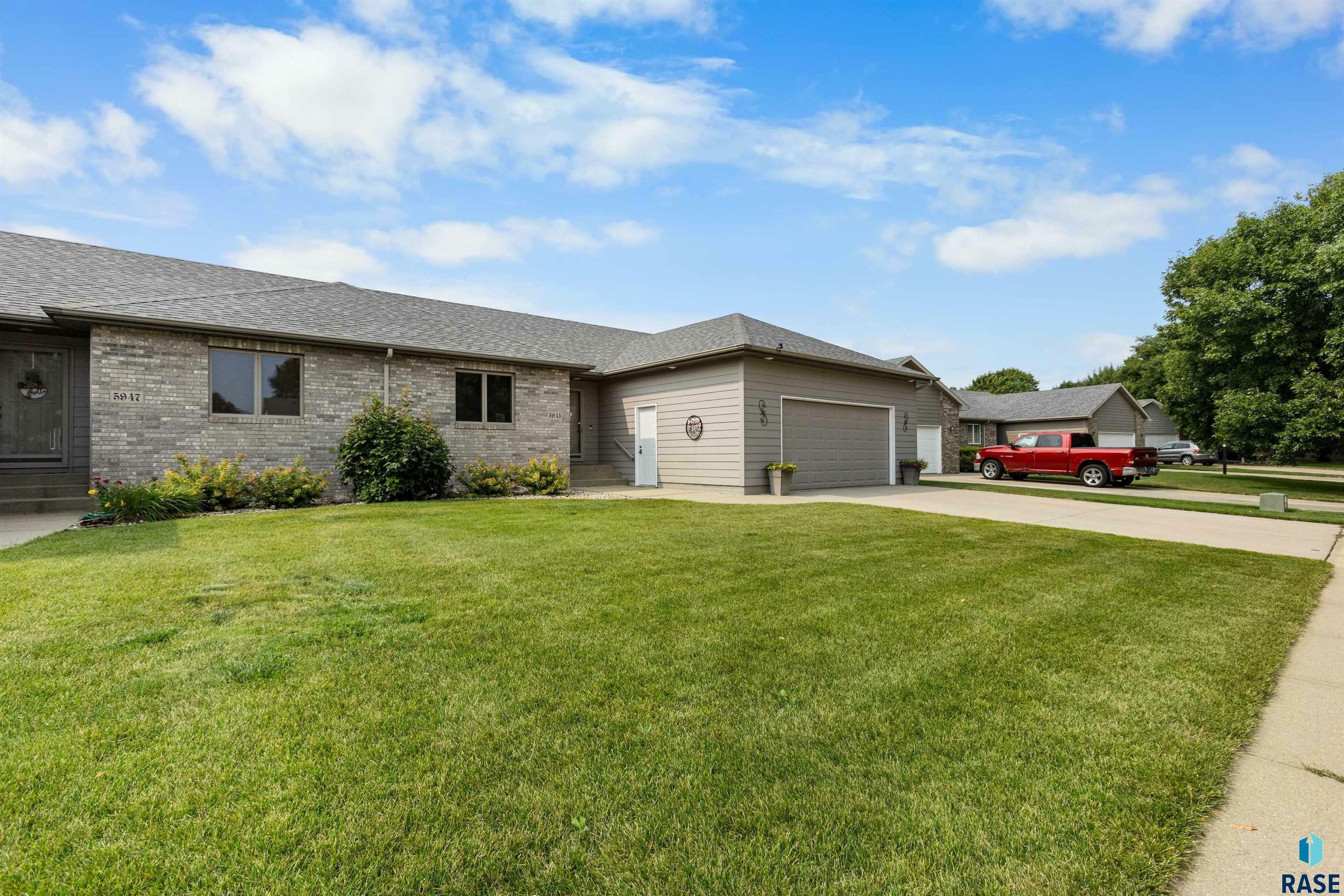 Property Photo:  5945 S Lois Ln  SD 57108 