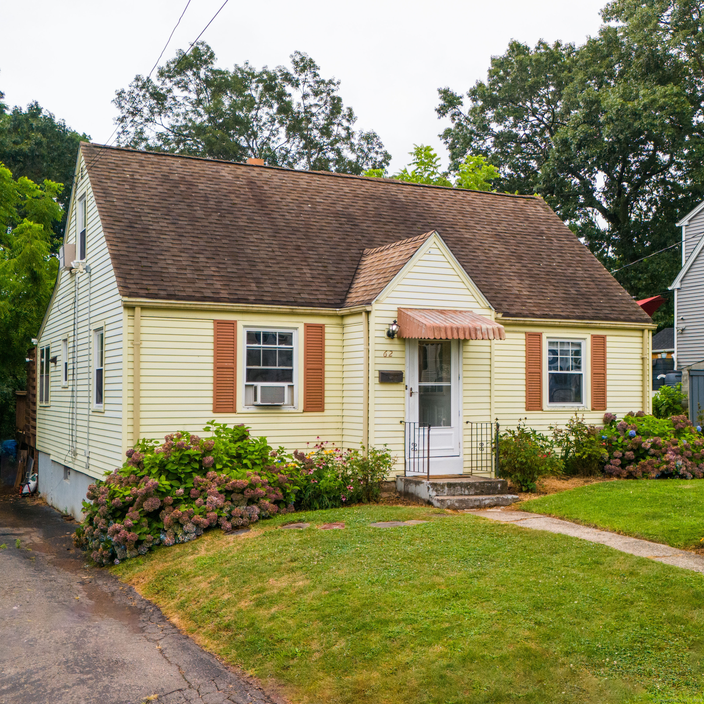 Property Photo: 62 Pentlow Avenue CT 06053