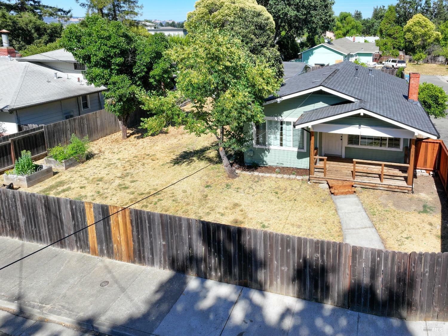 Property Photo:  946 Kenmore Lane  CA 95407 