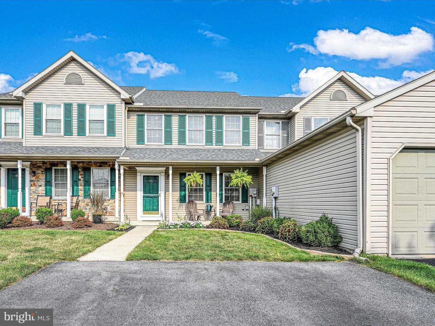 Property Photo:  581 Wood Duck Drive  PA 17545 