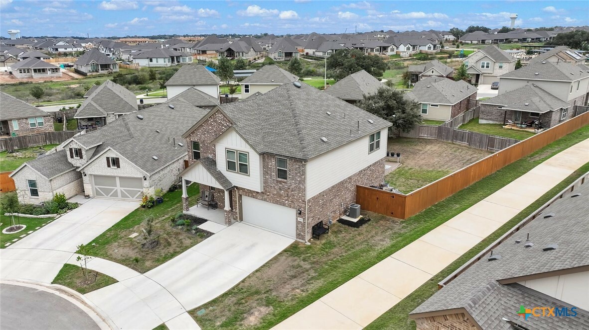 Property Photo:  2033 Egret Avenue  TX 78132 