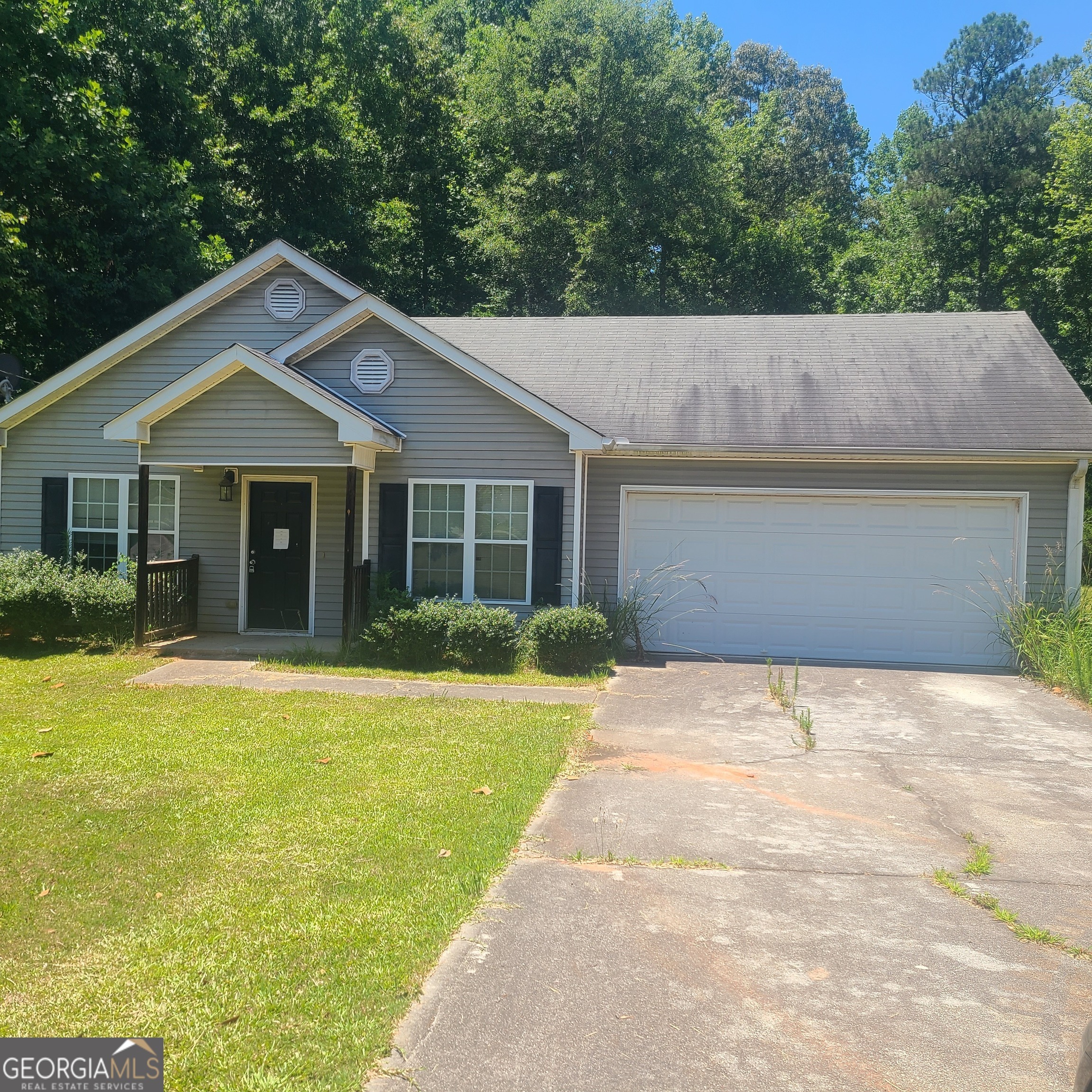 Property Photo: 144 Longstreet Circle GA 30054