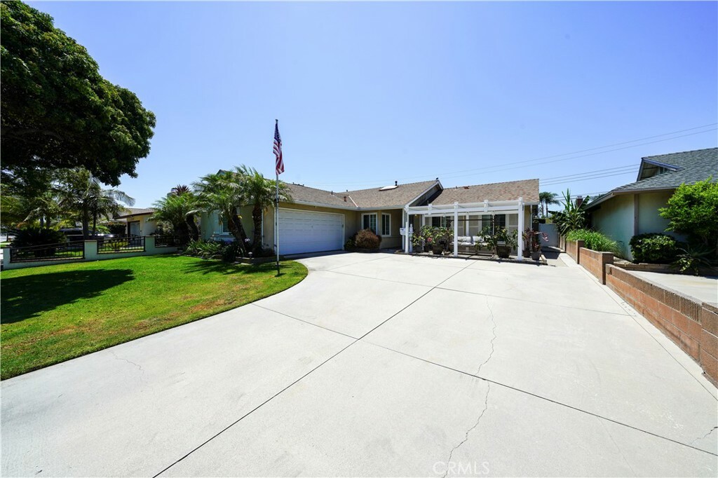 Property Photo:  15031 Victoria Lane  CA 92647 