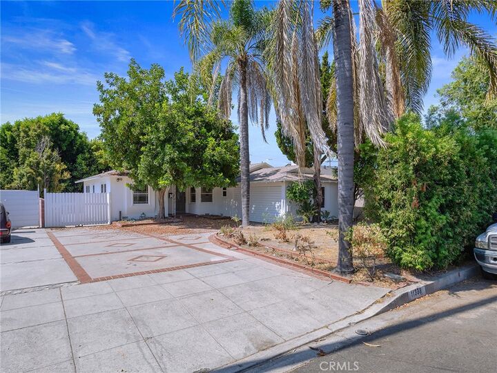 Property Photo:  11338 Lull Street  CA 91352 