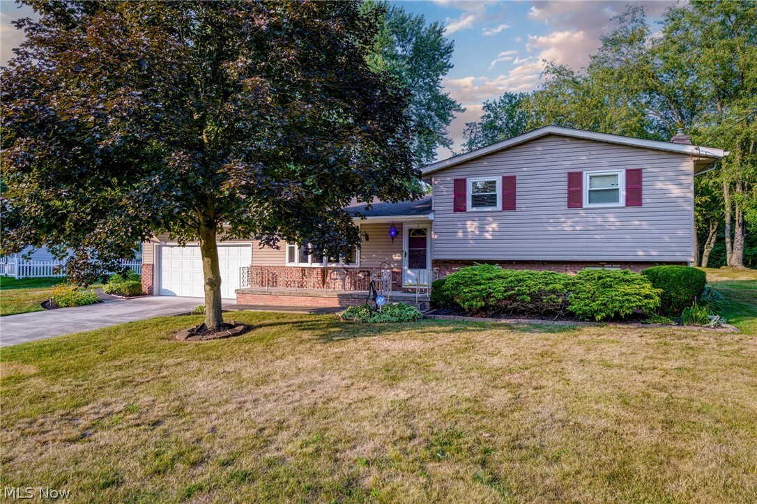 Property Photo:  8208 Stonebridge Avenue NW  OH 44720 