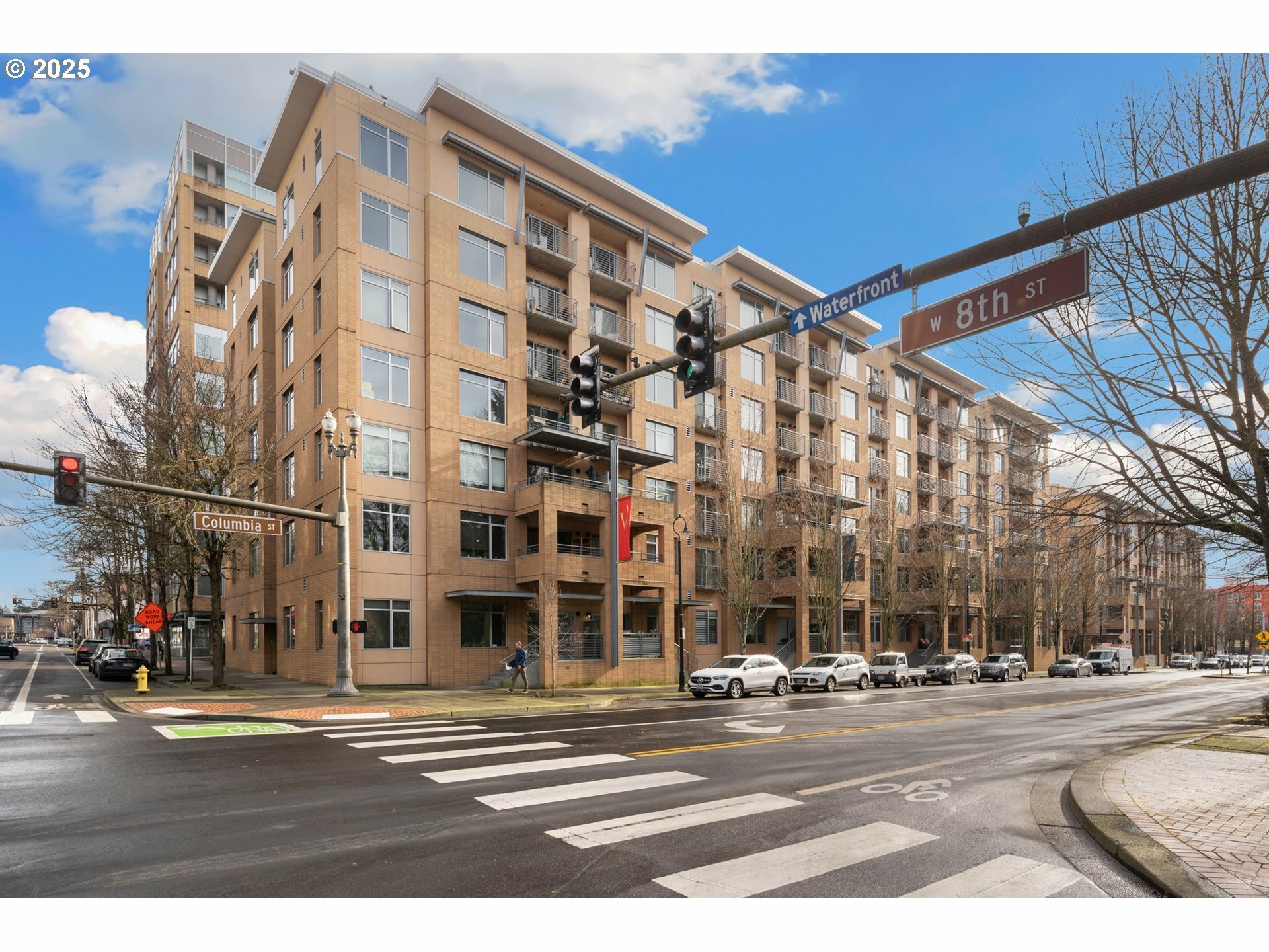 Property Photo: 701 Columbia St 715 WA 98660