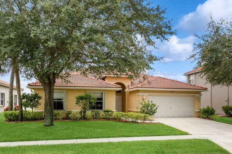 Property Photo:  6159 Shadow Tree Lane  FL 33463 