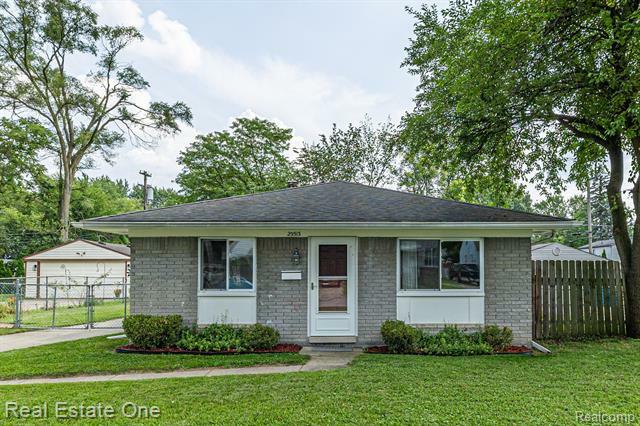 Property Photo:  25513 Annapolis Street  MI 48125 