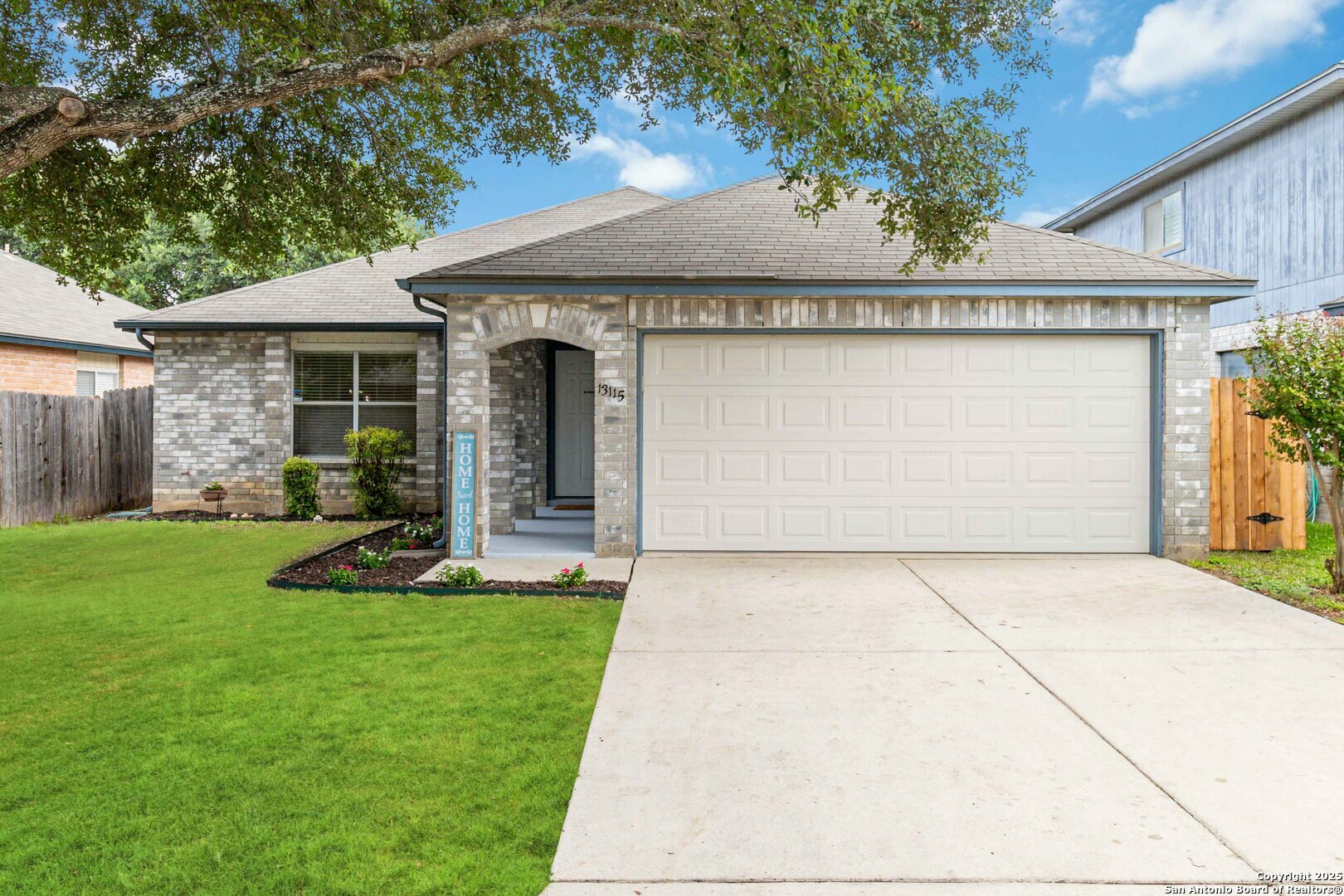 Property Photo: 13115 Regency Bnd TX 78249