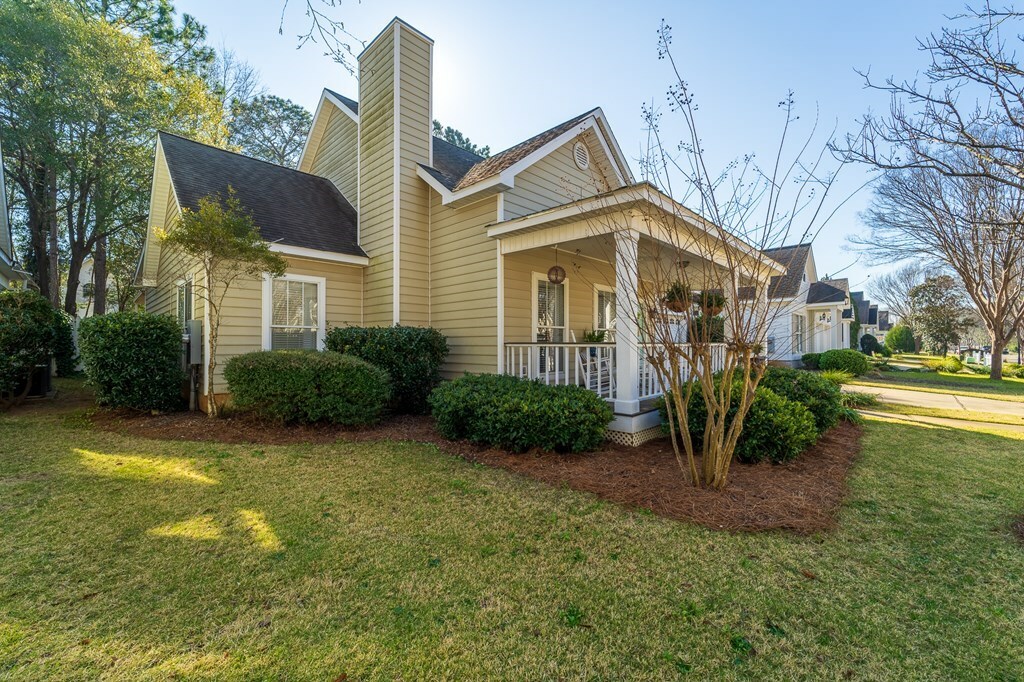 Property Photo:  407 Orchard Cir  AL 36305 