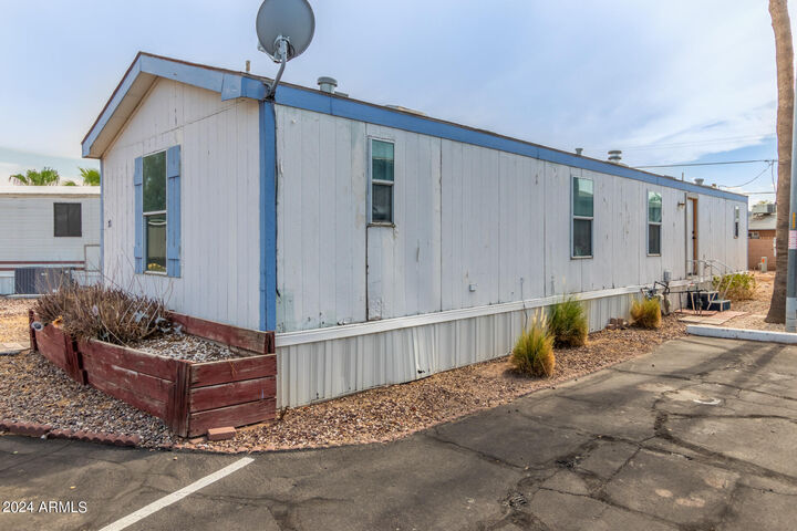 Property Photo: 555 W Warner Road 71 AZ 85225