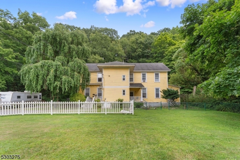 Property Photo:  13 Arch St  NJ 08829 