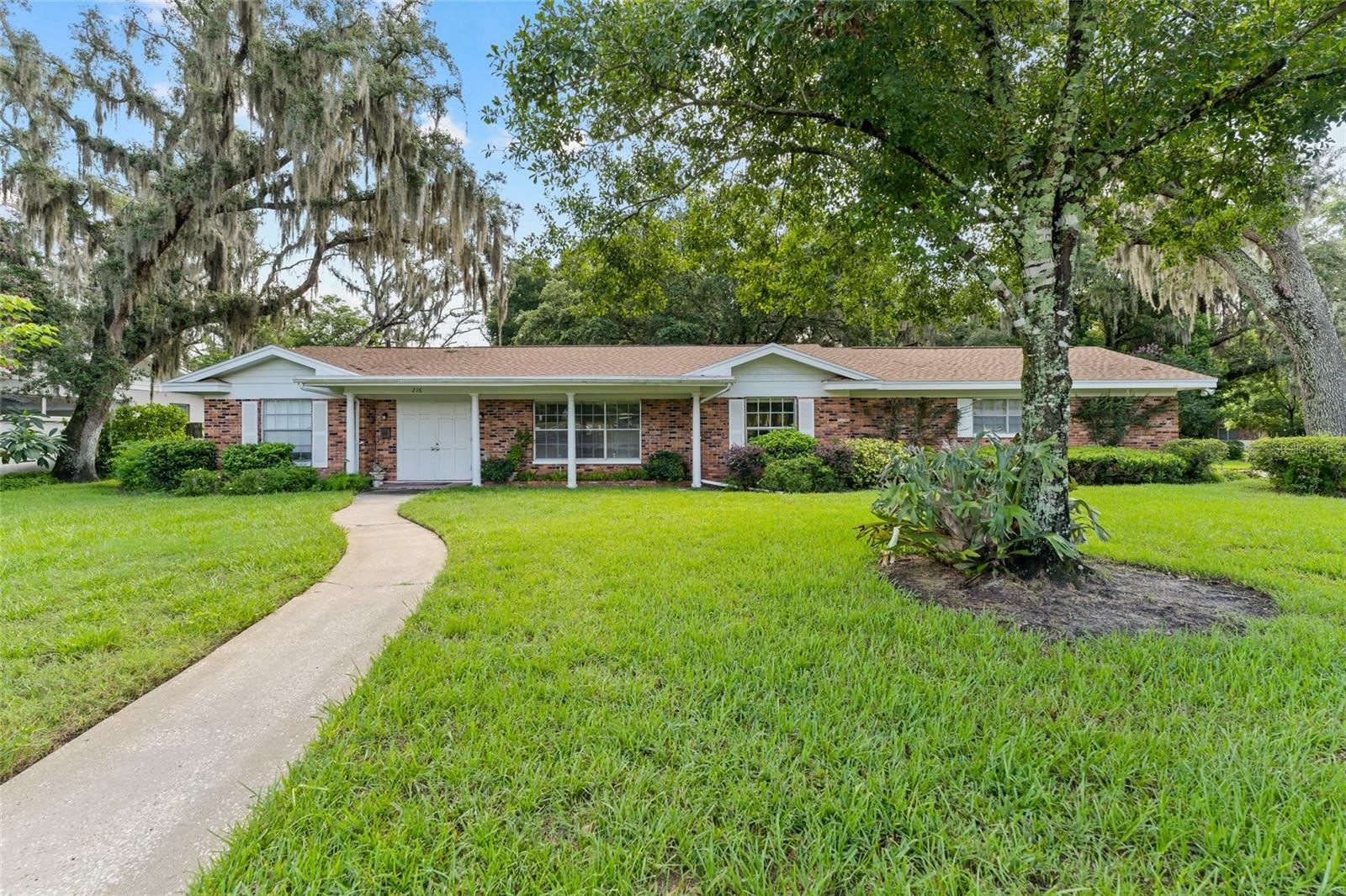 Property Photo:  216 S Burlingame Avenue  FL 33617 