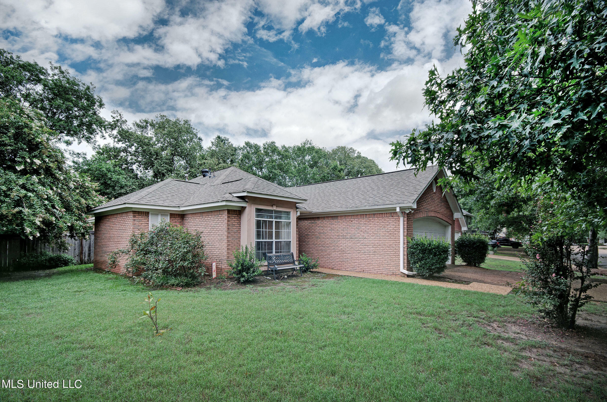 Property Photo:  523 Brookstone Drive  MS 39110 